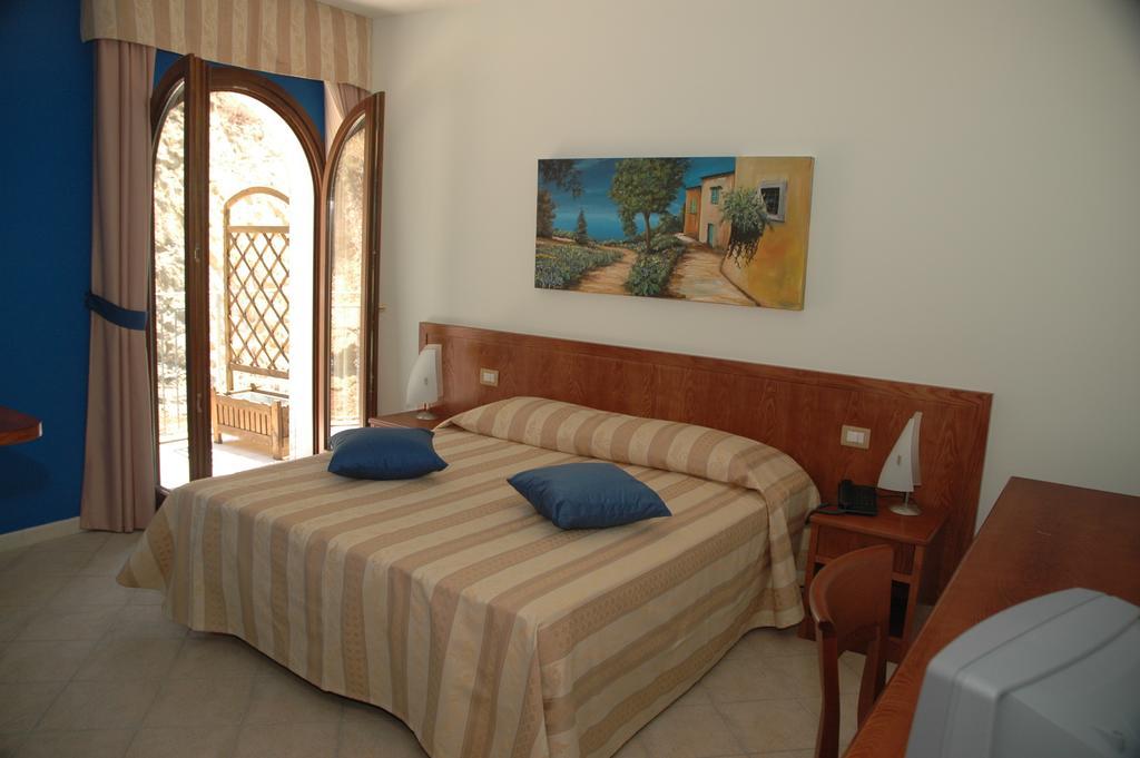 Agriturismo L'Arca Di Anna Brambilla Belvedere Marittimo Room photo
